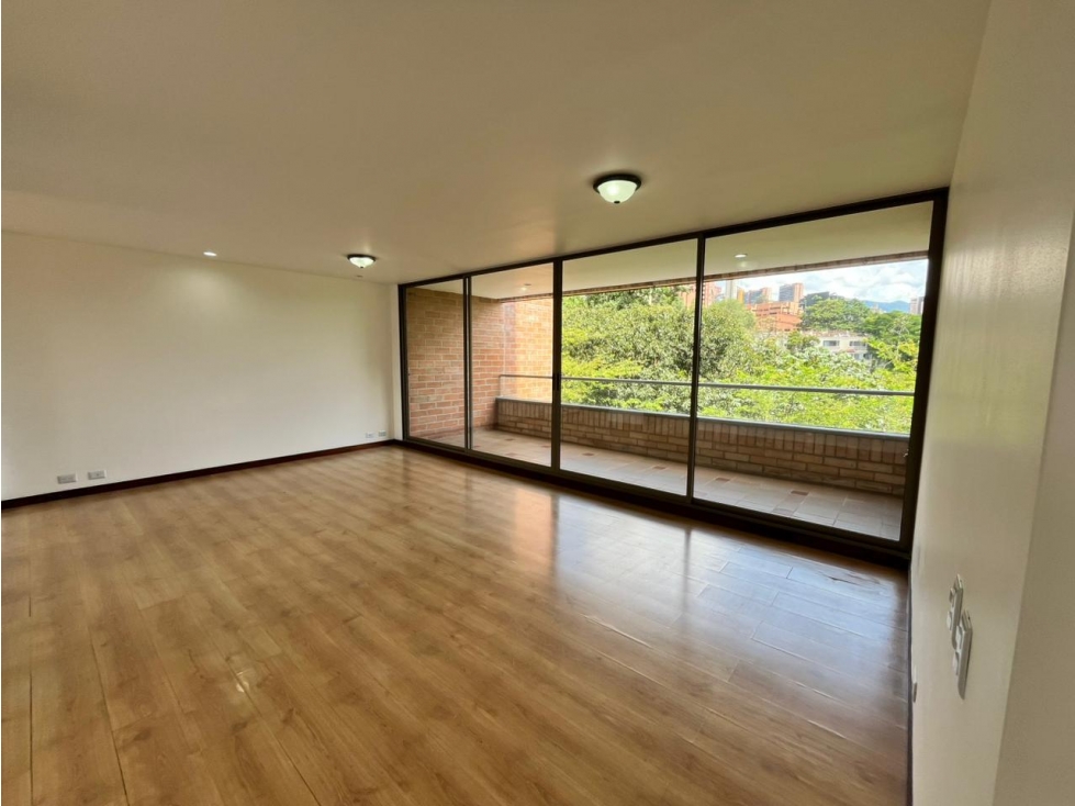 VENTA DE APARTAMENTO EN EL POBLADO- EL TESORO 