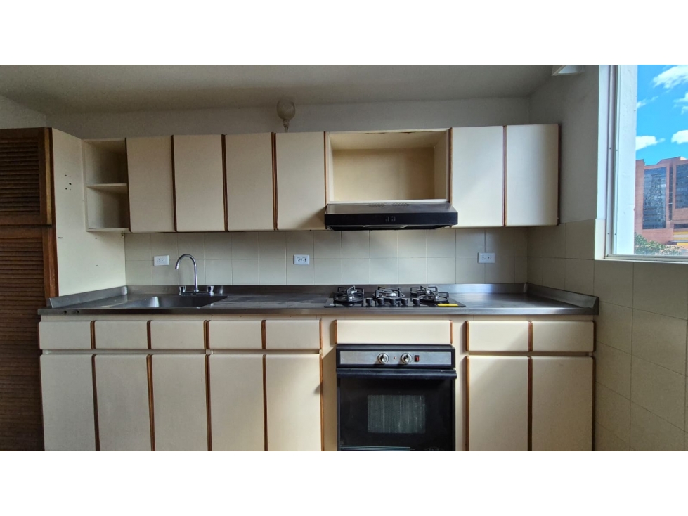 VENTA DE APARTAMENTO DUPLEX EN EL POBLADO- EL TESORO — foto 3