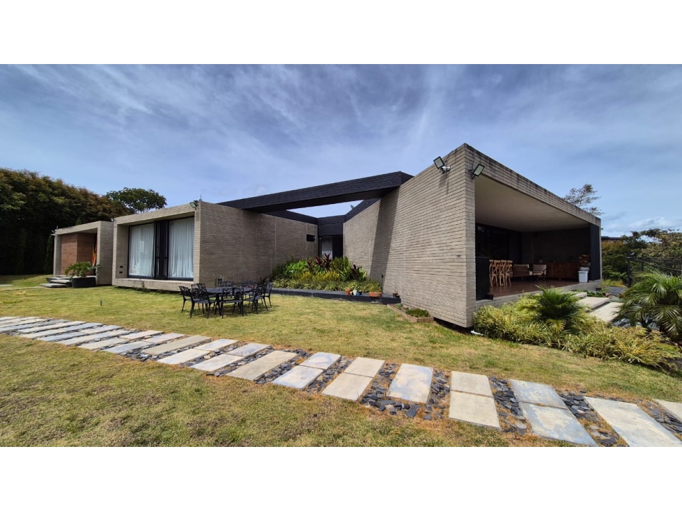 VENTA DE CASA EN EL ALTO DE LAS PALMAS -ENVIGADO 