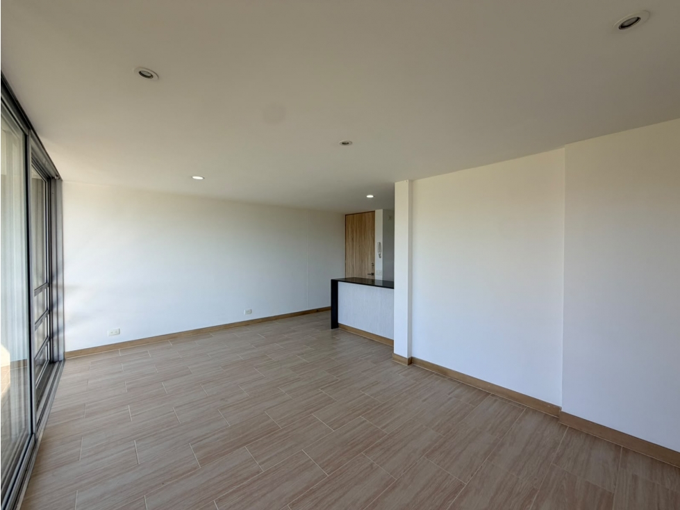 APARTAMENTO EN VENTA LOS BALSOS, EL POBLADO — foto 2
