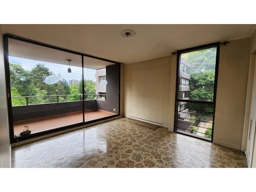 Apartamento en El Poblado. Tranquilidad y excelente ubicación — foto 2