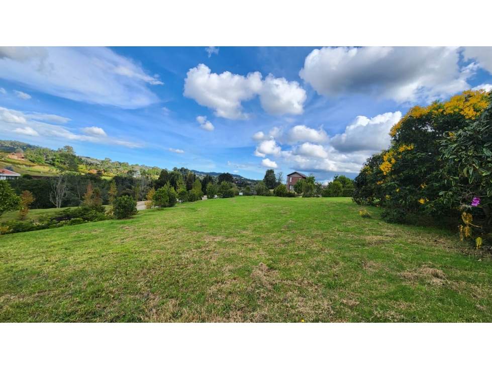 LOTE EN VENTA ALTO DE LAS PALMAS, SECTOR LA ACUARELA