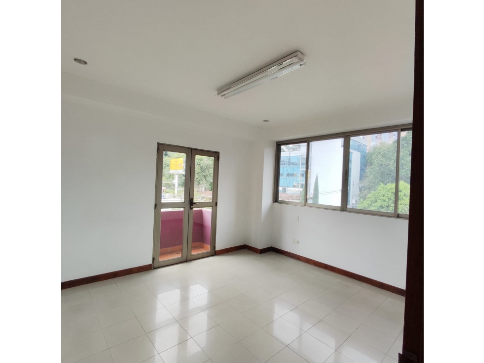 Arriendo Local de Oficinas Poblado sector Santa Maria Angeles II — foto 3