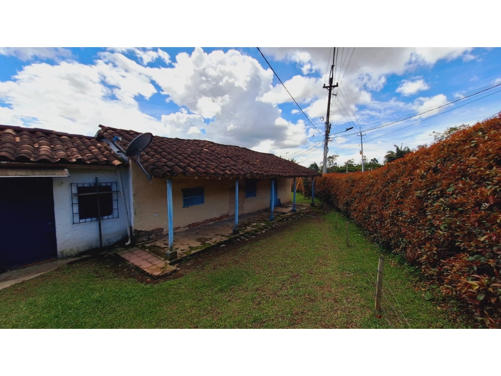 Venta de lote con 2 casa y 1 apartaestudio en Llano Grande — foto 2