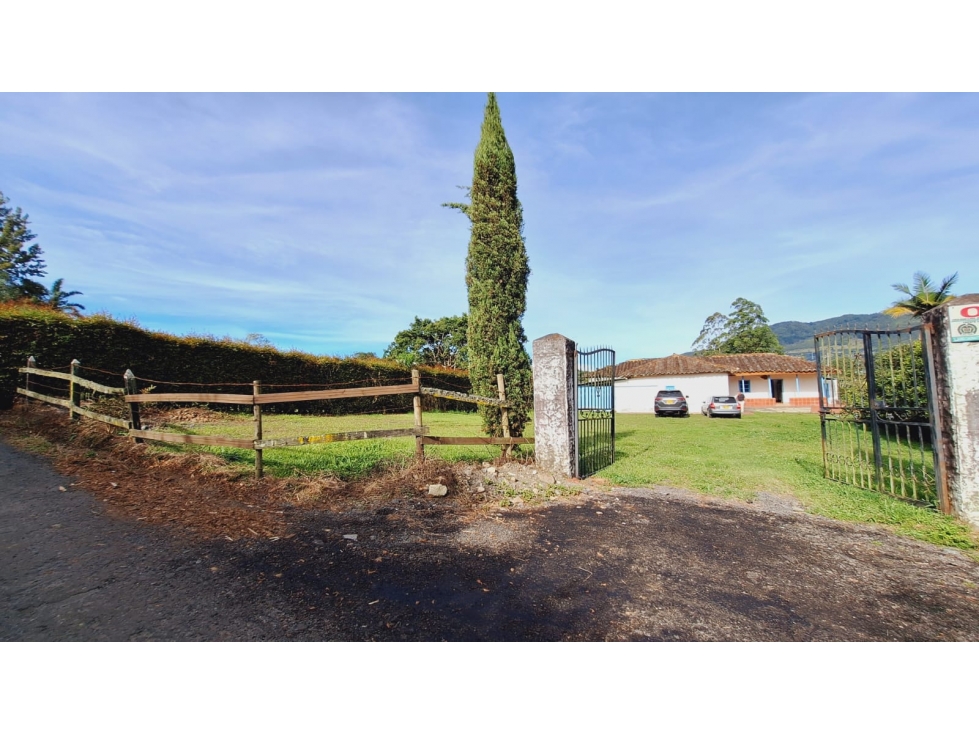 Venta de lote con casa Campestre Antigua en el Carmen de Viboral — foto 3
