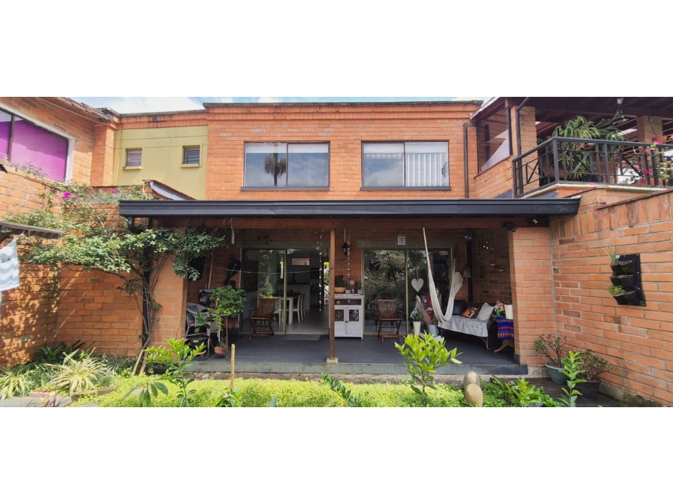 VENTA DE CASA EN ENVIGADO- TRANSVERSAL INTERMEDIA 