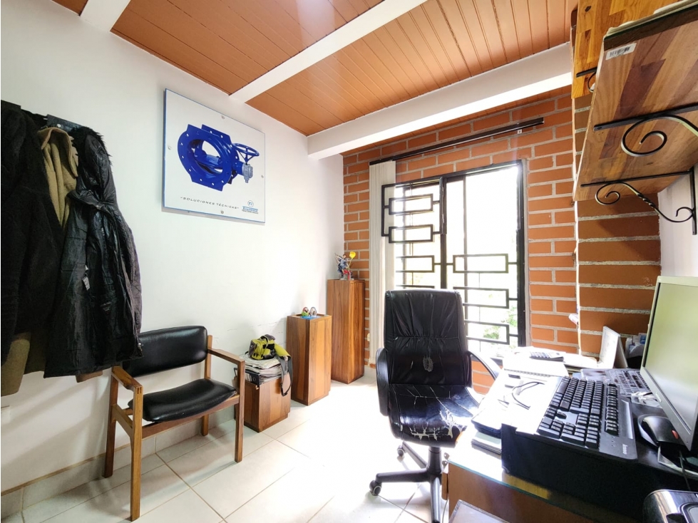 CASA UNIFAMILIAR EN SABANETA, SECTOR PLANO, NO PAGA ADMINISTRACIÓN — foto 4