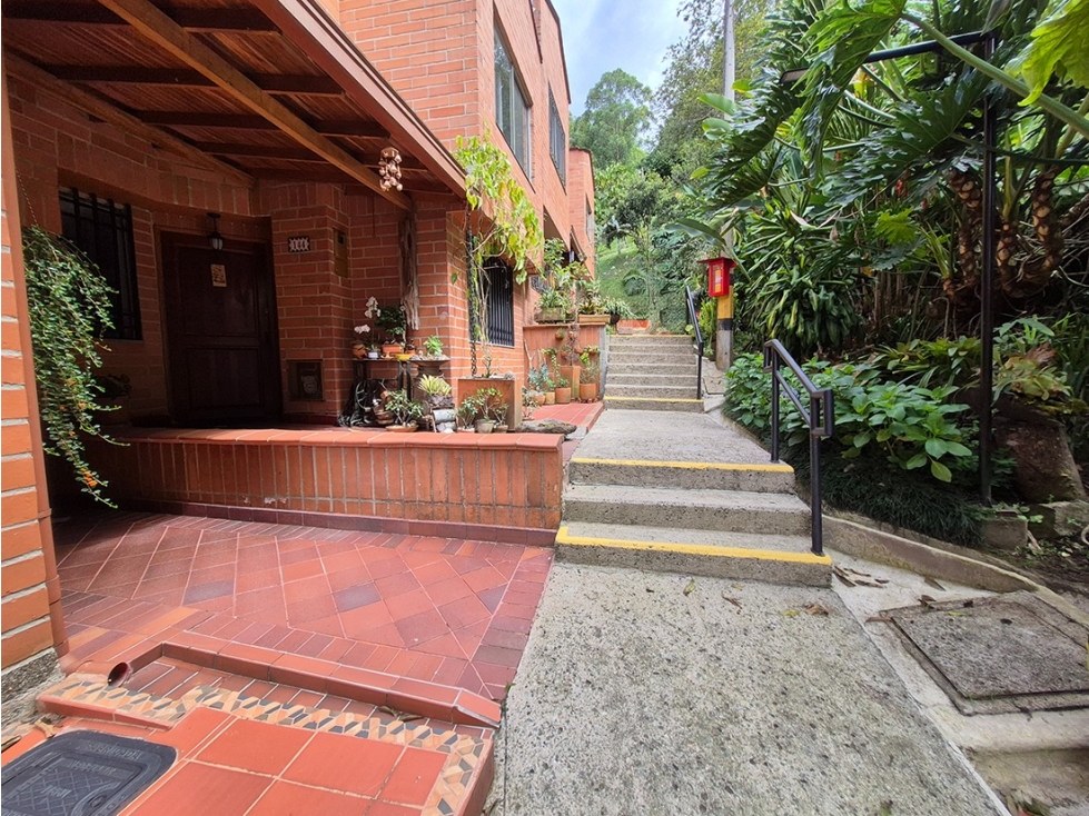 VENTA DE CASA EN ENVIGADO, EL TRIANÓN