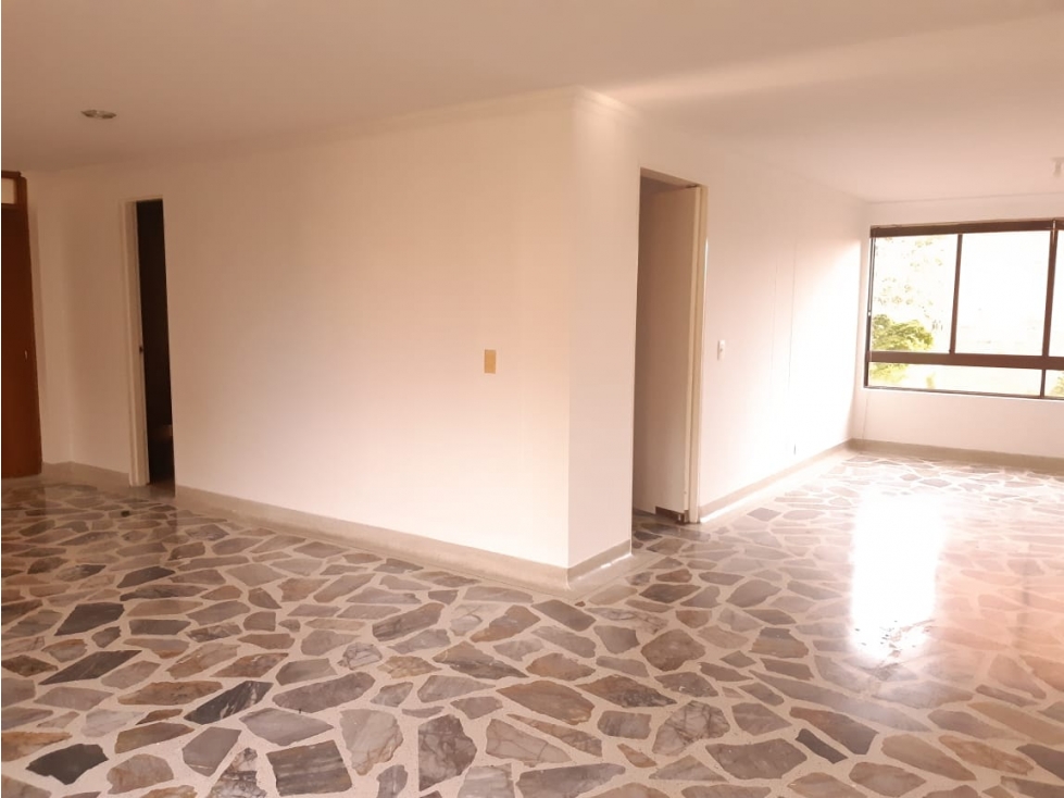 Venta de apartamento en el Poblado, sector Interlomas