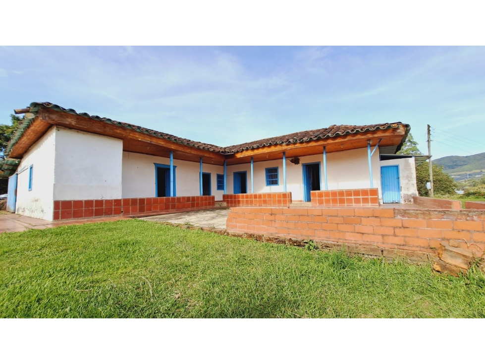 Venta de lote con casa Campestre Antigua en el Carmen de Viboral — foto 2
