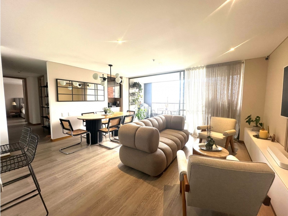 Espectacular apartamento en El Poblado, Linares Con una vista hermosa