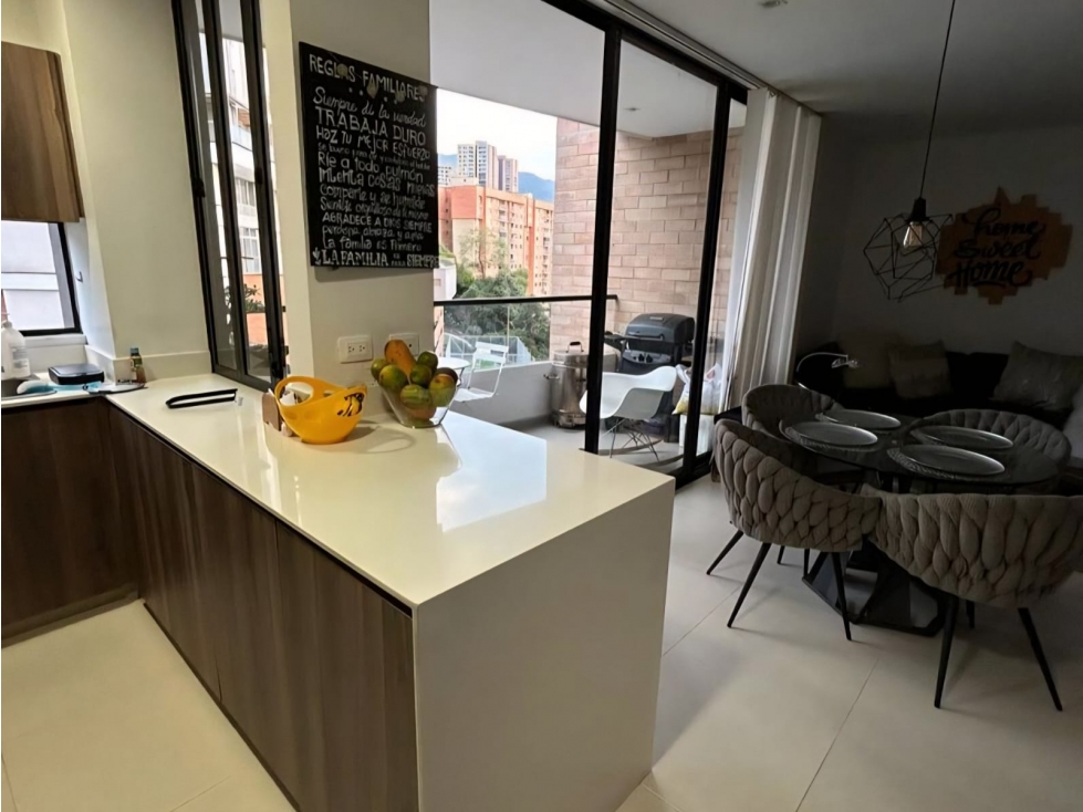 Moderno y fresco apartamento con vista en Castropol- Poblado