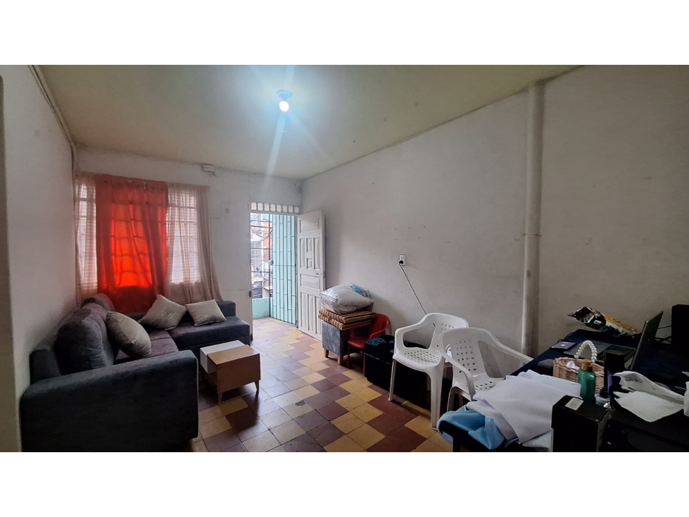 DOS CASAS Y TERRAZA PARA CONSTRUIR 3ER y 4TO PISO,  PRADO BELLO — foto 3