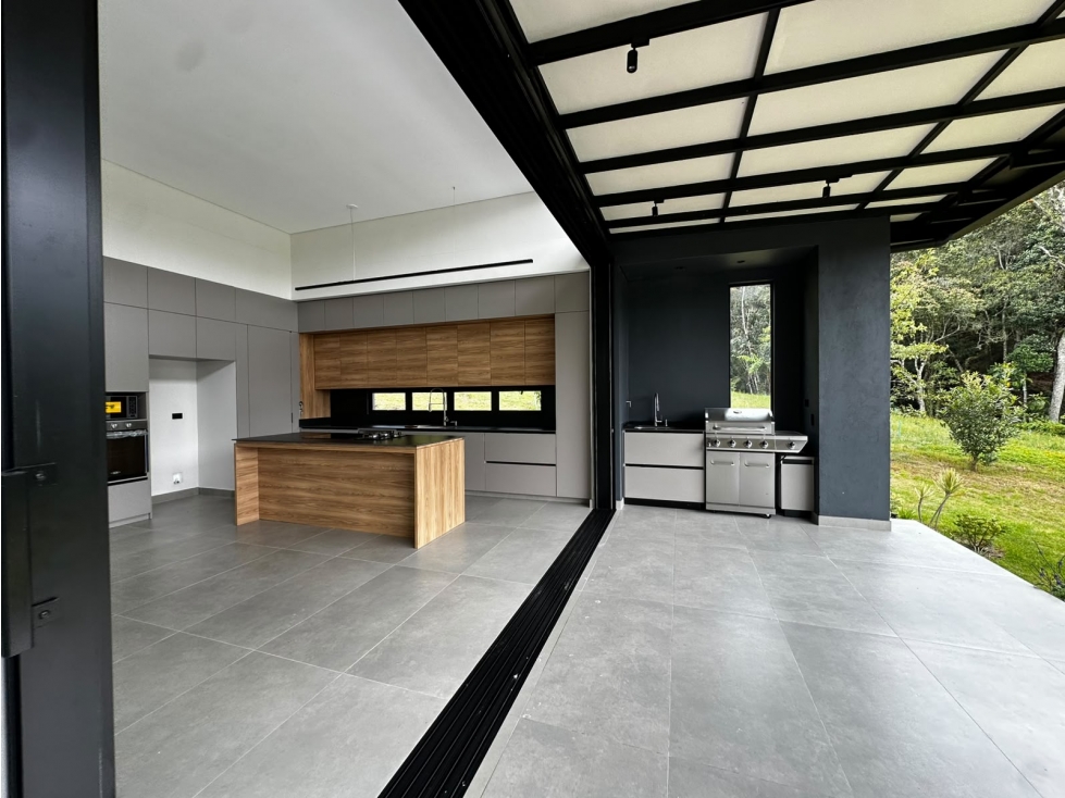 ESPECTACULAR CASA NUEVA CAMPESTRE ENTRE EL ESCOBERO Y LAS PALMAS — foto 4