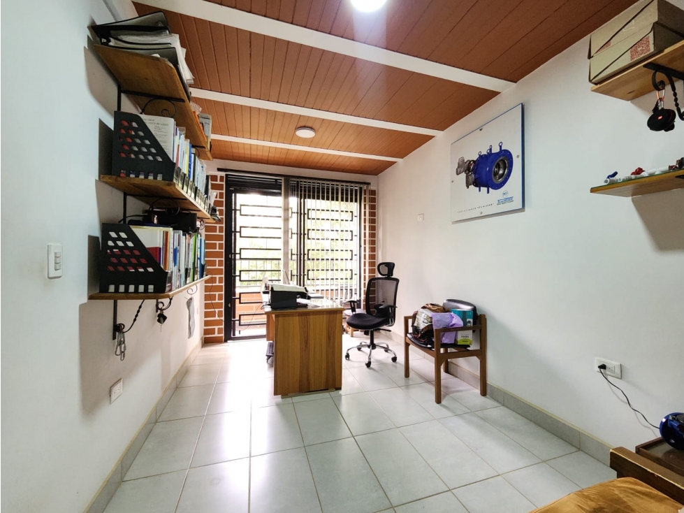 CASA UNIFAMILIAR EN SABANETA, SECTOR PLANO, NO PAGA ADMINISTRACIÓN — foto 6