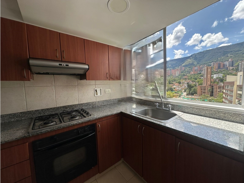 VENTA DE APARTAMENTO EN EL POBLADO CERCA AL CENTRO COMERCIAL SANTA FE — foto 5