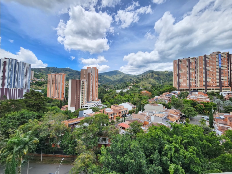 AMPLIO, CÓMODO EN VENTA EN SABANETA, TRES PARQUEADEROS . — foto 5