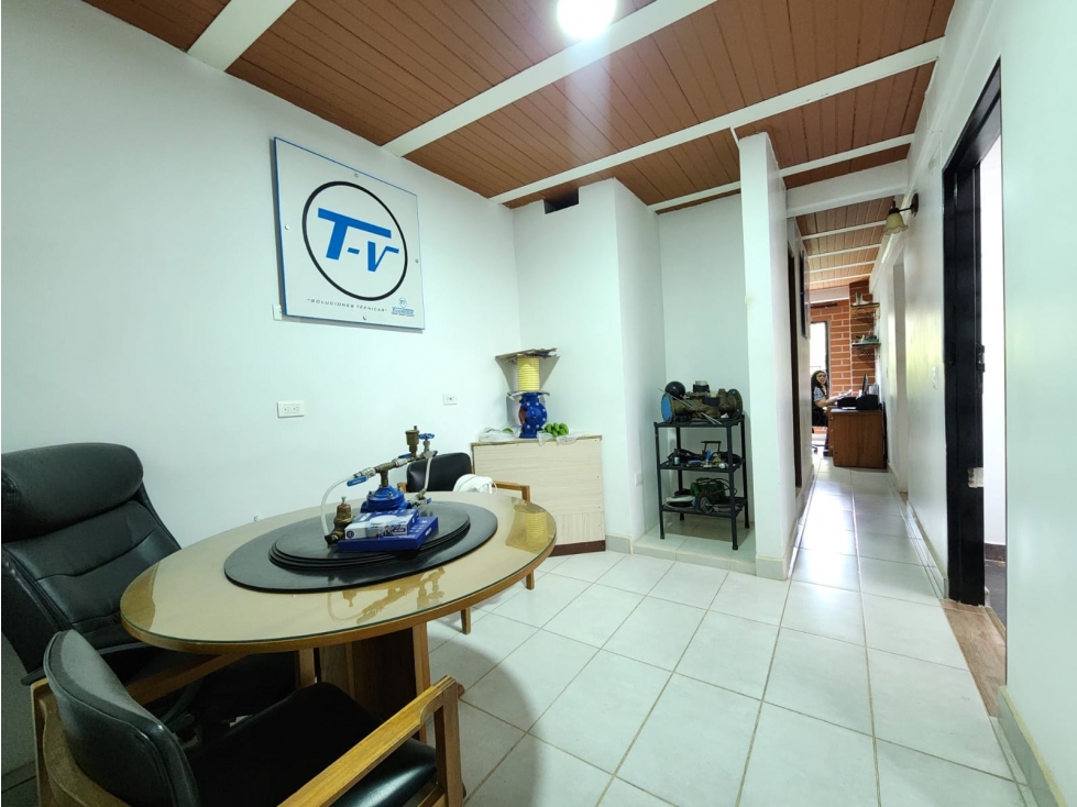 CASA UNIFAMILIAR EN SABANETA, SECTOR PLANO, NO PAGA ADMINISTRACIÓN — foto 2