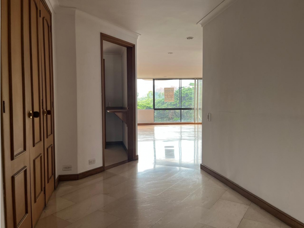 Apartamento amplio en El Campestre- Poblado — foto 3