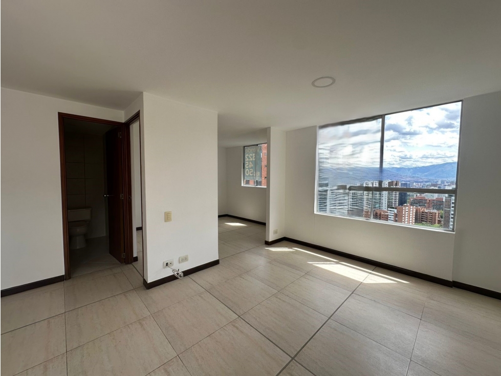 VENTA DE APARTAMENTO EN EL POBLADO CERCA AL CENTRO COMERCIAL SANTA FE — foto 2