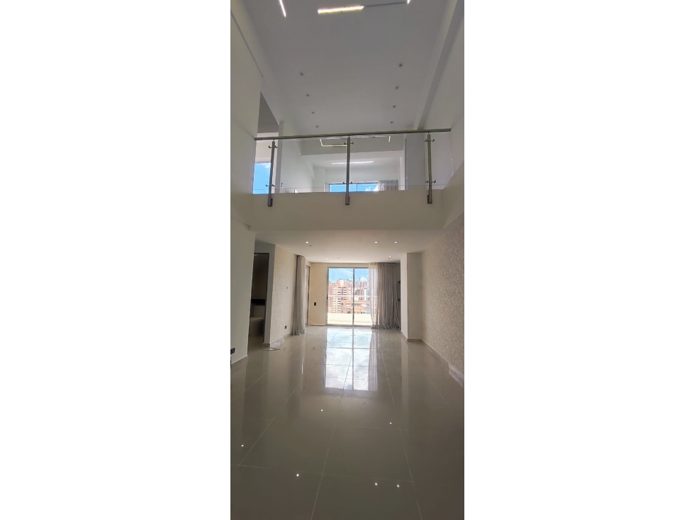 Venta Penthouse de 2 plantas Envigado El Esmeraldal — foto 2