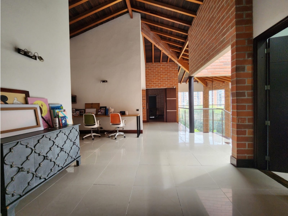 VENTA DE ESPECTACULAR CASA EN SABANETA, SECTOR LA BAHÍA — foto 6