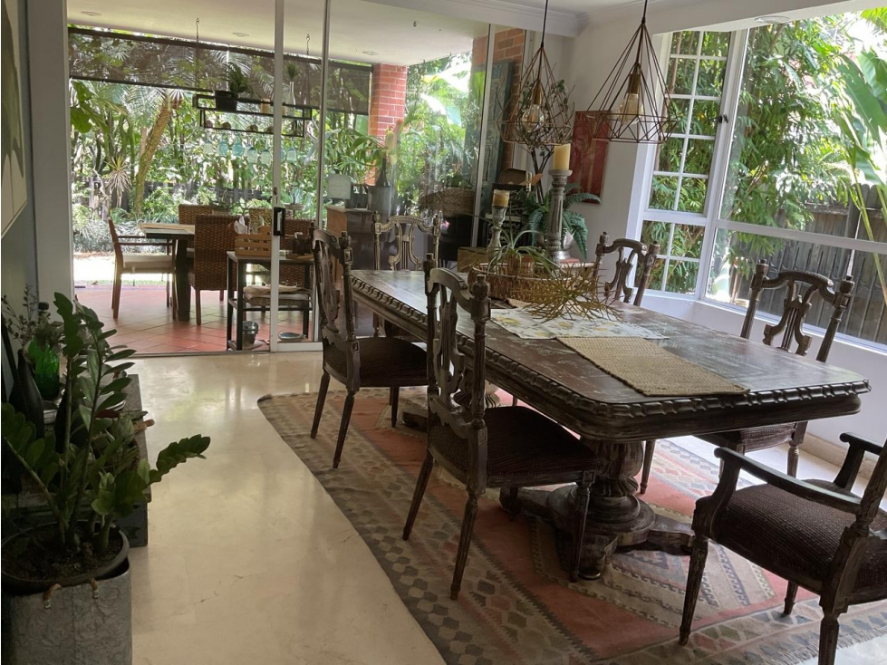 Venta de Casa en Envigado- Loma de Benedictinos