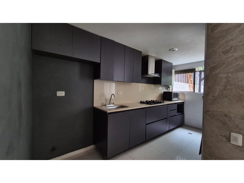 CASA CON GRAN POTENCIAL DE VALORIZACIÓN- LOMA ESMERALDAL- ENVIGADO — foto 2