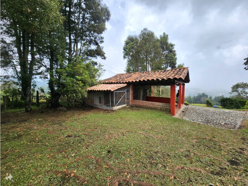 Venta de casa lote independiente en Santa Elena - 4