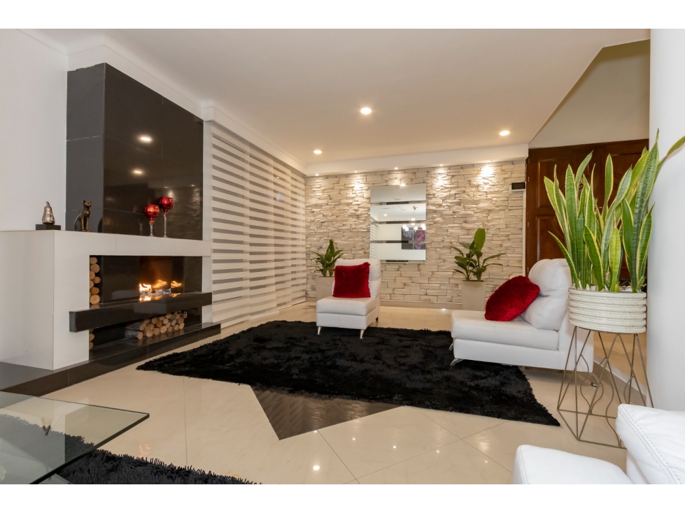 UNA GRAN CASA UBICADA EN LA COLA DEL ZORO — foto 3