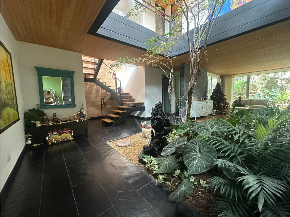 Hermosa y lujosa casa en venta en Loma del Atravesado, Envigado