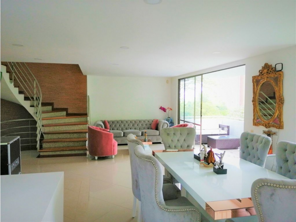 Venta de casa de 3 niveles en Envigado- Sector Loma del Chocho — foto 4