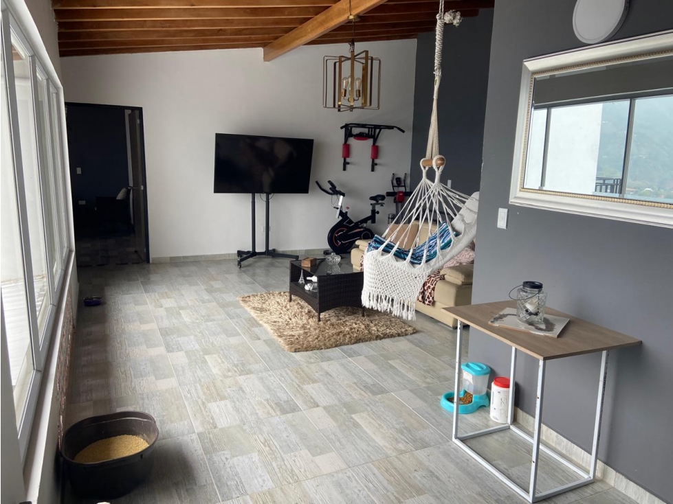 CÓMODA CASA CAMPESTRE EN GIRARDOTA, NO PAGA ADMINISTRACIÓN — foto 3