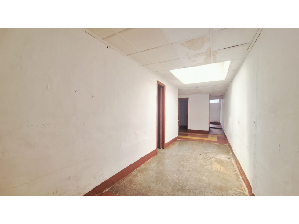Casa antigua, en la Ceja con uso para vivienda o comercial — foto 2