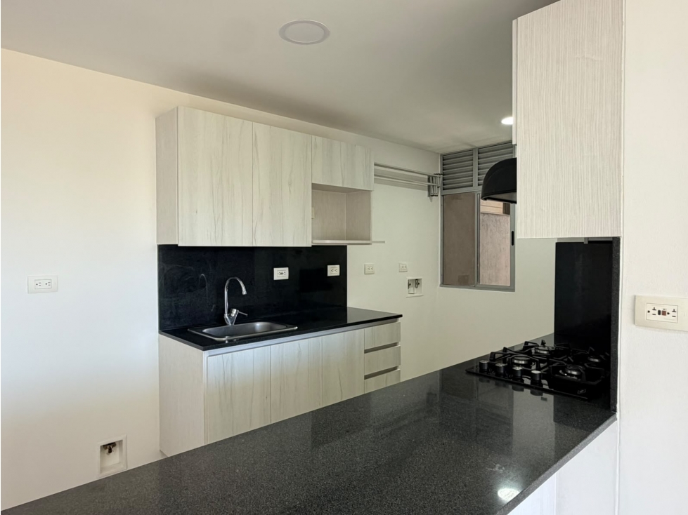 APARTAMENTO EN VENTA LOS BALSOS, EL POBLADO — foto 3