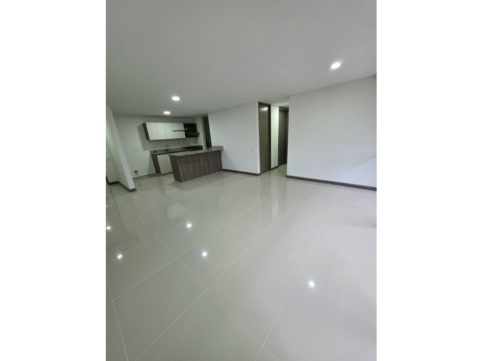 VENTA APARTAMENTO EN SABANETA, SECTOR AVES MARÍA PARTE BAJA — foto 2