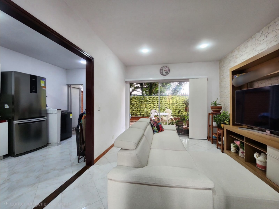 DISEÑO EXCLUSIVO Y ACOGEDOR PATIO. VENTA CASA EN LA ESTRELLA — foto 3
