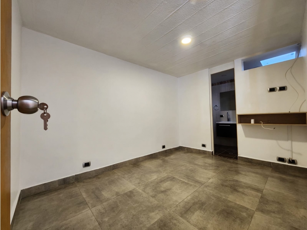 CASA EN PRIMER PISO DE VENTA EN SABANETA CASI PLANO — foto 6
