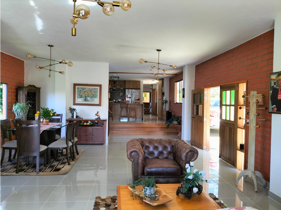 DE BUEN GUSTO, CASA CAMPESTRE EN SABANETA A 5 MINUTOS DEL PARQUE. — foto 4