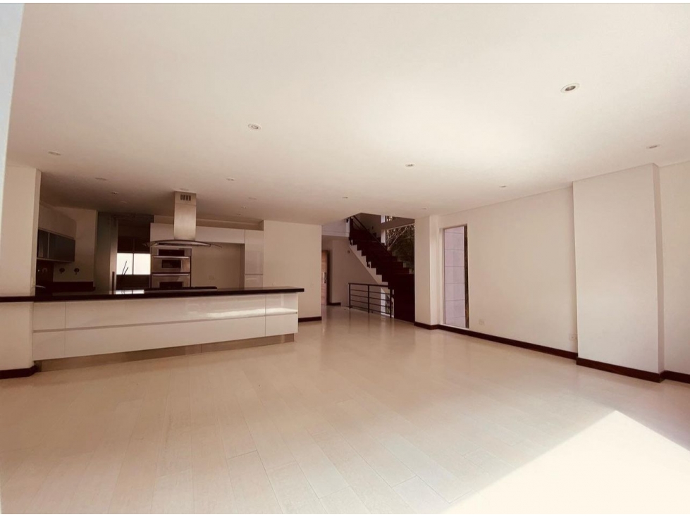 VENTA DE CASA EN ENVIGADO- LOMA DEL ESCOBERO