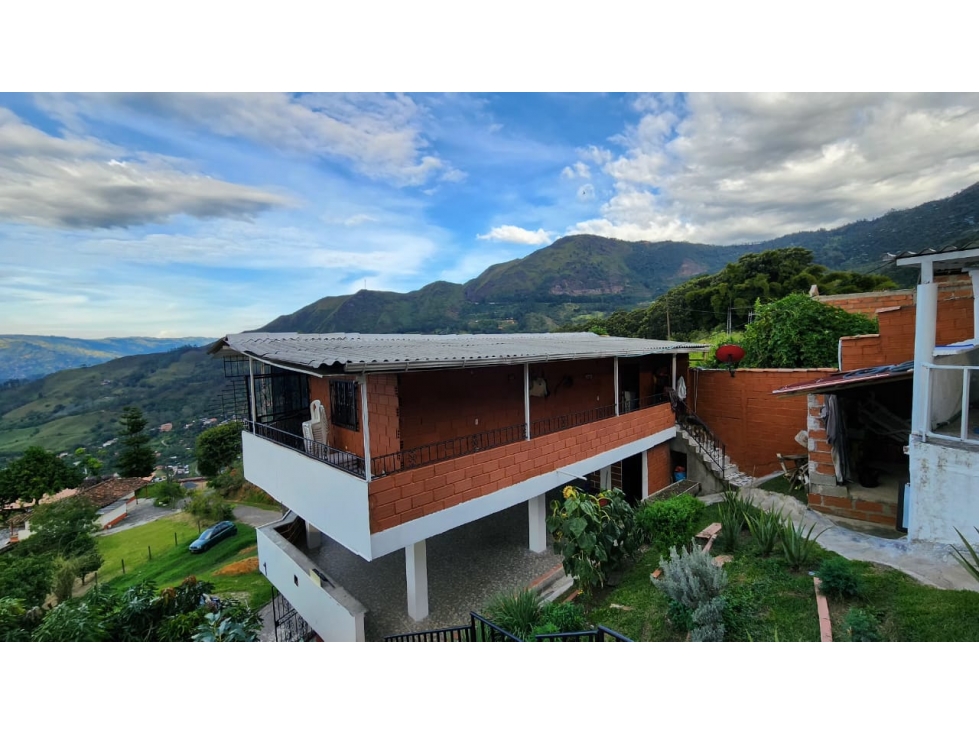 Venta de casa campestre en Copacabana - 1