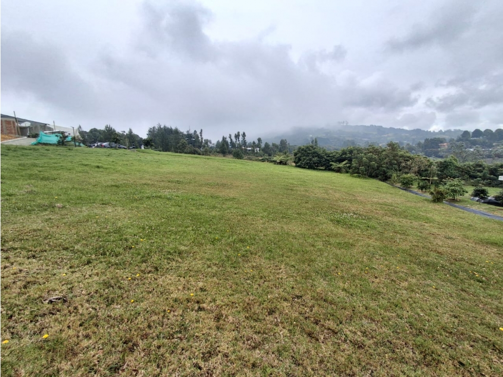 Venta de lote en el Alto de las Palmas- Sector la Acuarela — foto 3