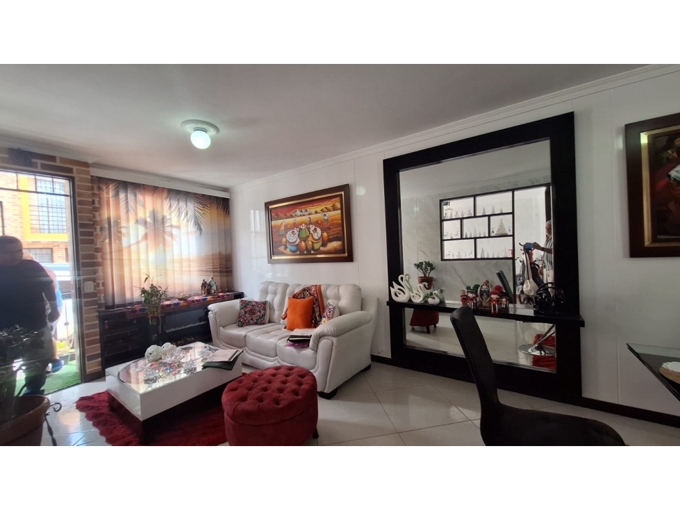 HERMOSA CASA UNIFAMILIAR, SECTOR VILLA DE LA ARGENTINA- LA CEJA — foto 2