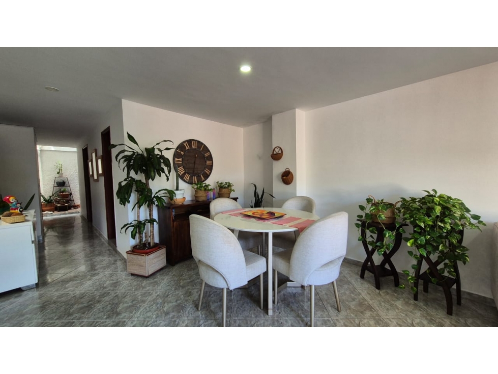 VENTA DE APARTAMENTO CON BUENA UBICACIÓN EN ENVIGADO- TRIANON — foto 2