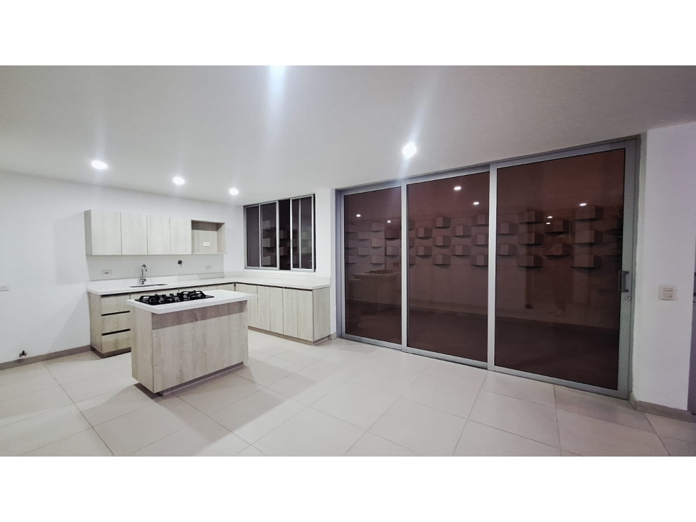 ZONA DE ALTA VALORIZACIÓN, CASA UNIFAMILIAR EN RIONEGRO