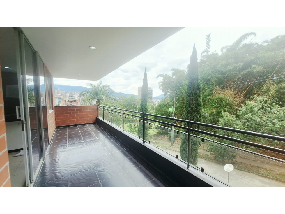 VENTA DE APTO EN EL POBLADO/ CASTROPOL — foto 4