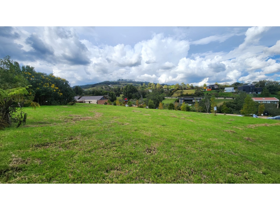 LOTE EN VENTA ALTO DE LAS PALMAS, SECTOR LA ACUARELA — foto 3
