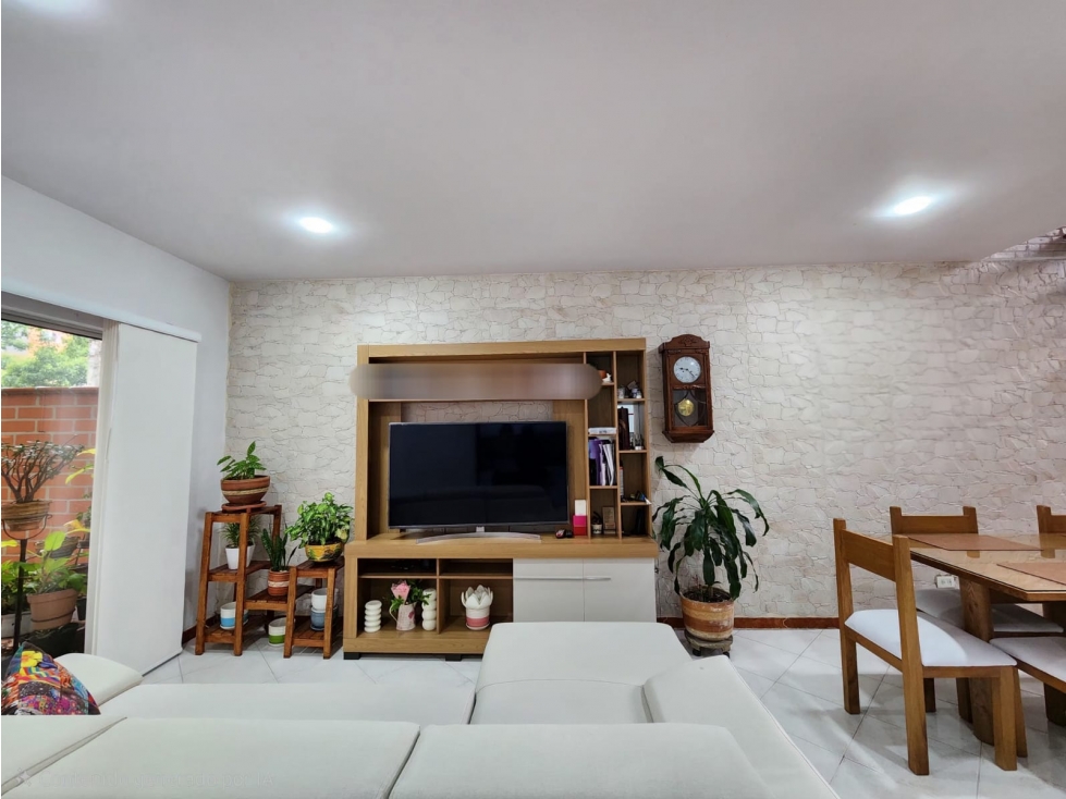 DISEÑO EXCLUSIVO Y ACOGEDOR PATIO. VENTA CASA EN LA ESTRELLA — foto 4
