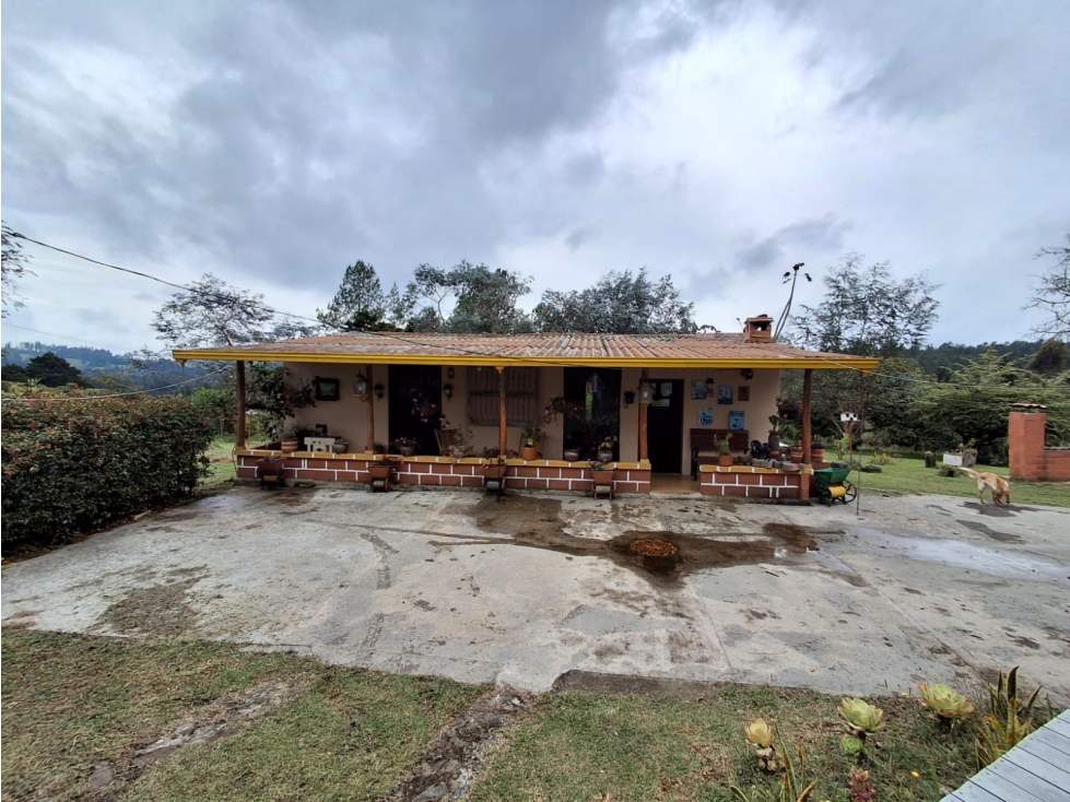 Venta de finca en Santa Elena-Vereda Piedras Blancas - 1