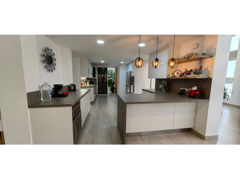 Venta de casa de 3 niveles en Sabaneta — foto 5